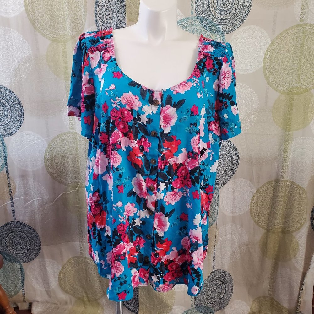 NWT Torrid floral rayon top (4X)